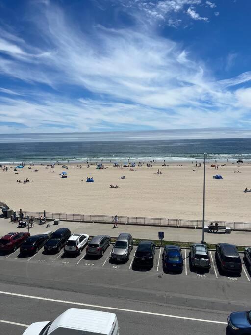 Hampton Beach Ocean Front Condo At The Surf Exterior photo
